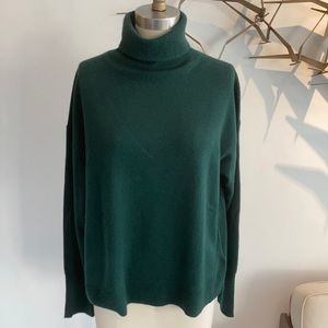 J crew forest cashmere turtleneck. Size M NWT